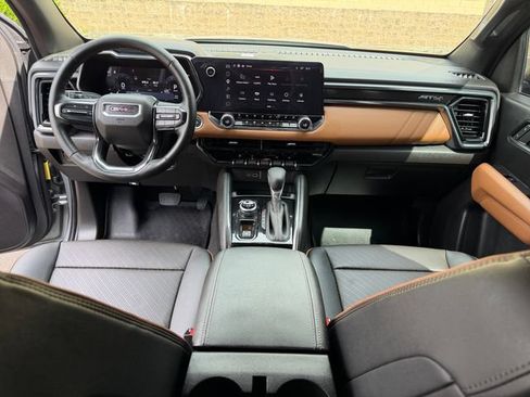 Used 2025 GMC Canyon AT4 w/ Technology Plus Package AWD/4WD image 15