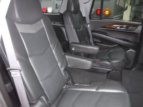 Used 2015 Cadillac Escalade Premium AWD/4WD image 9