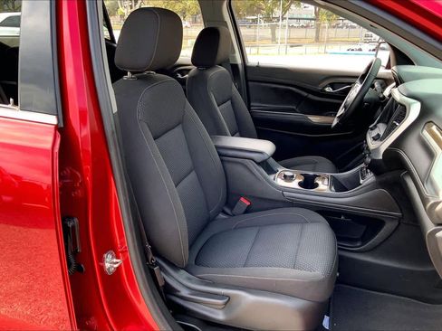 Used 2021 GMC Acadia SLE image 8