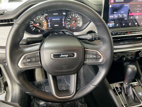 Used 2022 Jeep Compass Latitude w/ Convenience Group AWD/4WD image 11