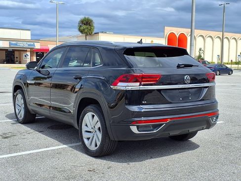 Used 2023 Volkswagen Atlas Cross Sport SE w/ Panoramic Sunroof Package FWD image 5