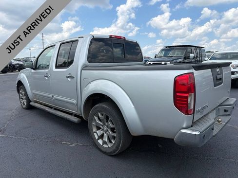 Used 2019 Nissan Frontier SL RWD image 7