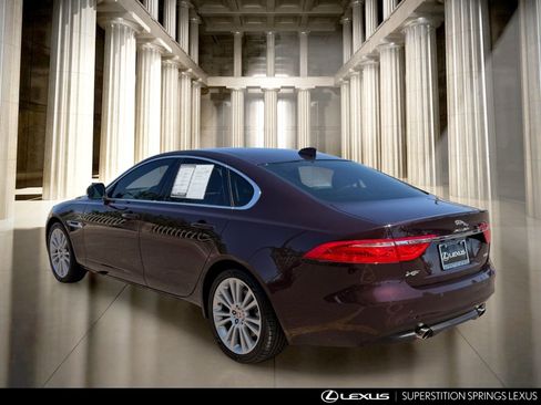 Used 2020 Jaguar XF Prestige RWD image 7