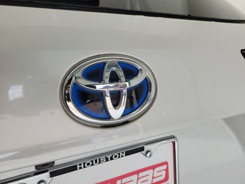 Used 2023 Toyota Highlander XLE FWD image 11
