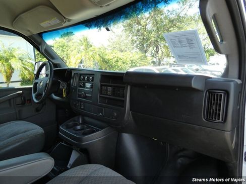 Used 2017 Chevrolet Express 3500 image 22