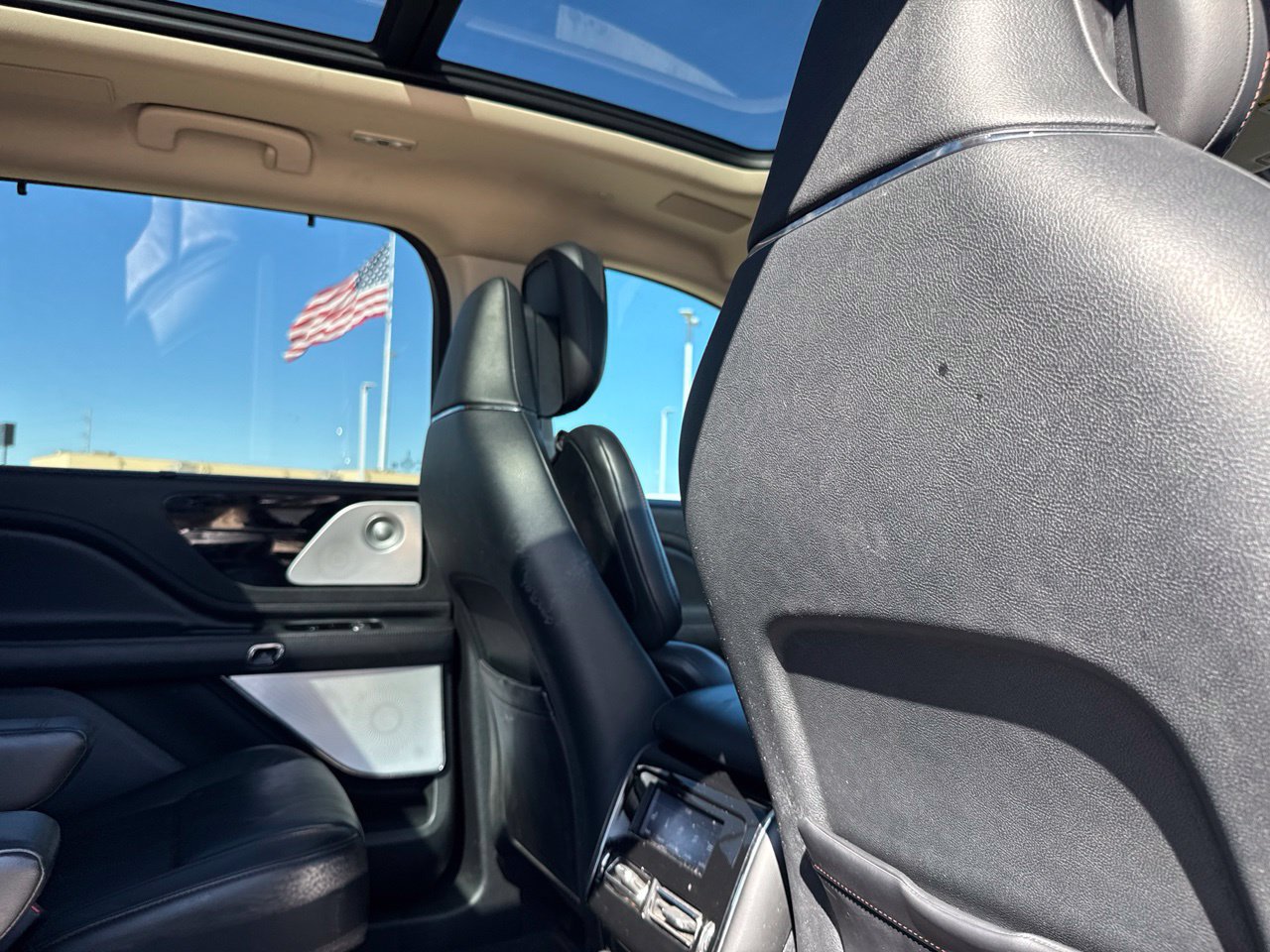 Used 2023 Lincoln Aviator Reserve w/ Equipment Group 201A RWD image 33