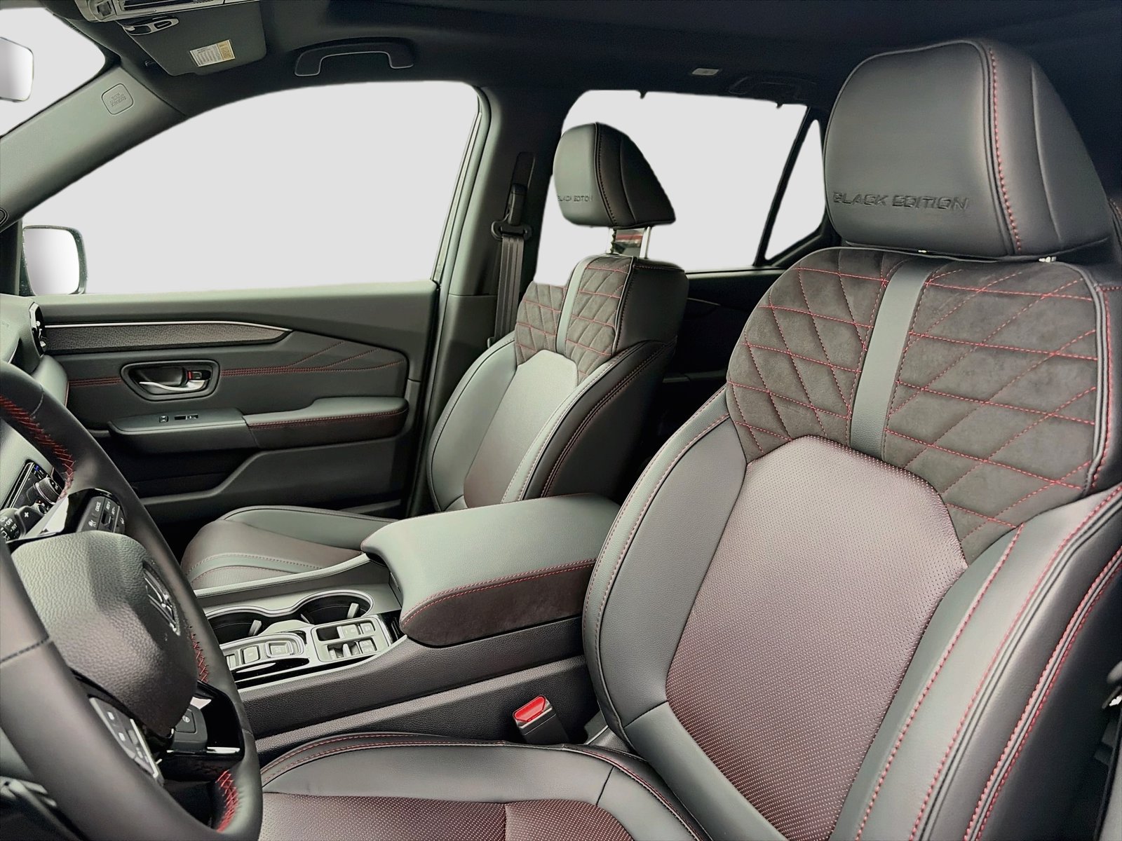New 2026 Honda Pilot Black Edition image 4