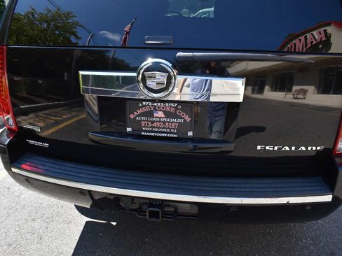 Used 2011 Cadillac Escalade Premium AWD/4WD image 83