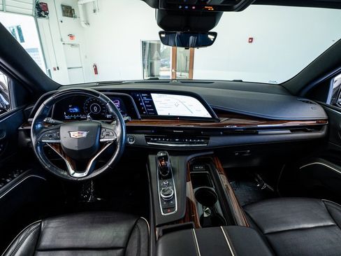 Used 2022 Cadillac Escalade Premium Luxury image 57