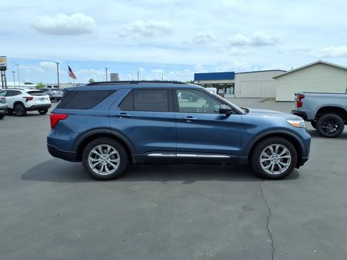 Used 2020 Ford Explorer XLT w/ Equipment Group 202A AWD/4WD image 7