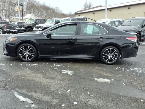 Used 2020 Toyota Camry SE image 4