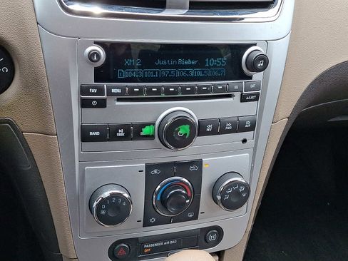Used 2011 Chevrolet Malibu LS FWD image 15