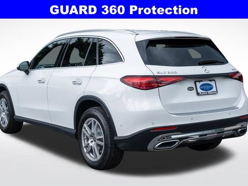 Used 2023 Mercedes-Benz GLC 300 4MATIC w/ Exclusive Trim Package image 6