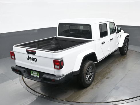 New 2026 Jeep Gladiator Sport AWD/4WD image 25