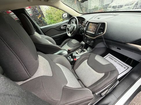 Used 2014 Jeep Cherokee Latitude w/ Comfort/Convenience Group FWD image 35