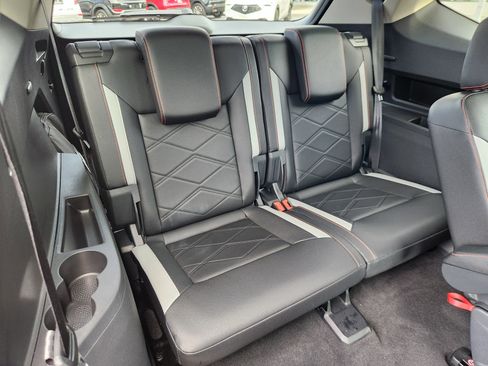 Certified 2025 Volkswagen Atlas Peak Edition SE AWD/4WD image 16
