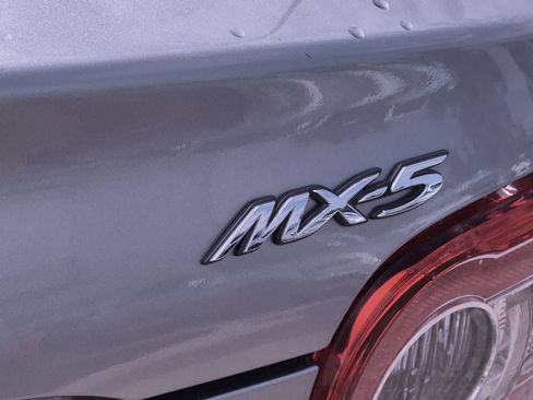 Used 2010 MAZDA MX-5 Miata Touring RWD image 13
