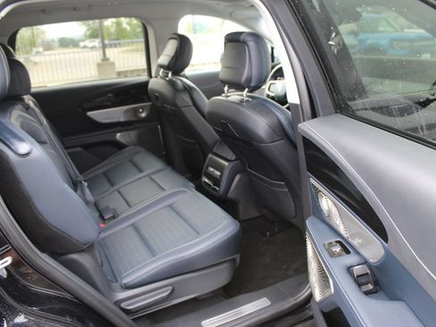 Used 2024 Lincoln Nautilus Reserve w/ Equipment Group 203A AWD/4WD image 15