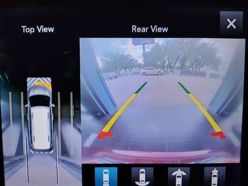 Used 2017 Chrysler Pacifica Touring-L Plus w/ Advanced Safetytec Group FWD image 5