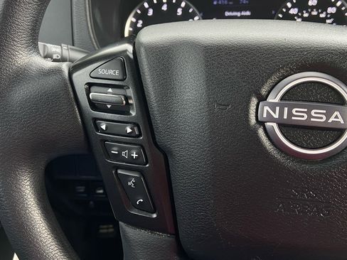 Used 2023 Nissan Frontier SV image 22