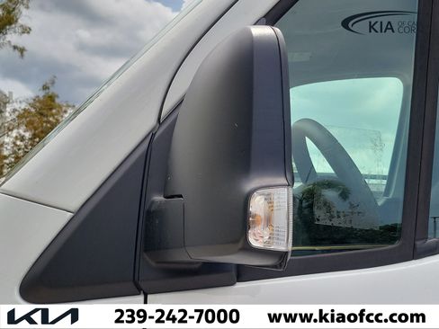 Used 2025 Mercedes-Benz Sprinter 2500 image 5