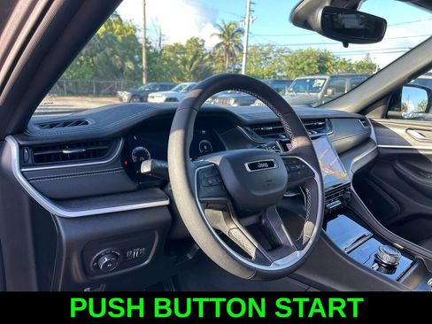 Certified 2024 Jeep Grand Cherokee Limited AWD/4WD image 12
