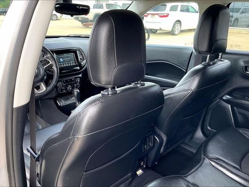 Used 2019 Jeep Compass Latitude FWD image 35