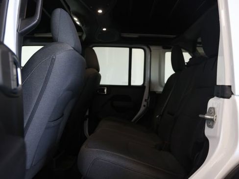 Used 2024 Jeep Wrangler Unlimited AWD/4WD image 32