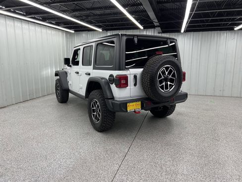 Used 2024 Jeep Wrangler Unlimited Rubicon image 4