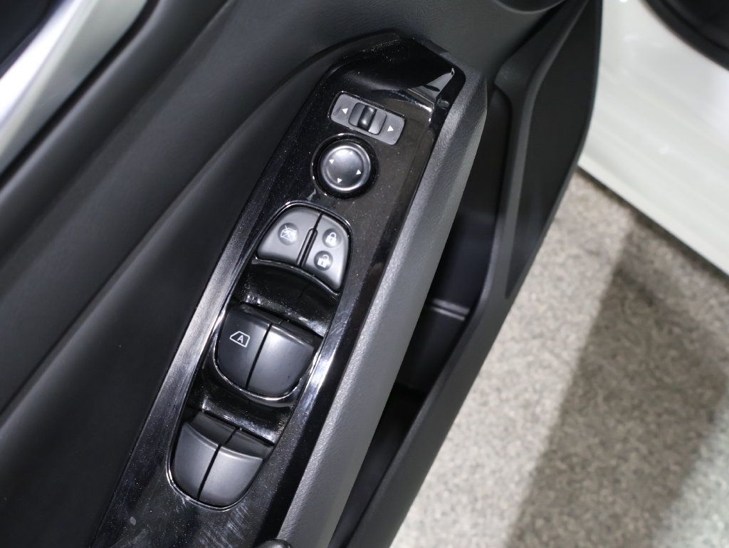 Used 2023 Nissan Altima 2.5 SV FWD image 13