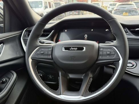 New 2025 Jeep Grand Cherokee Altitude AWD/4WD image 20