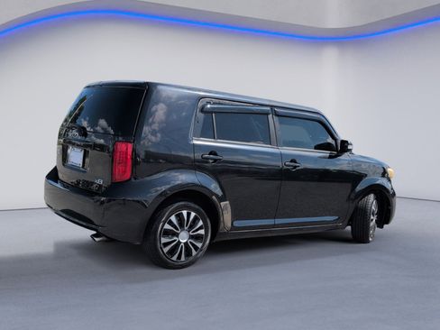 Used 2009 Scion xB FWD image 4