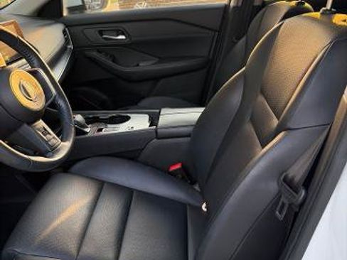 Certified 2024 Nissan Rogue SV w/ SV Premium Package FWD image 14