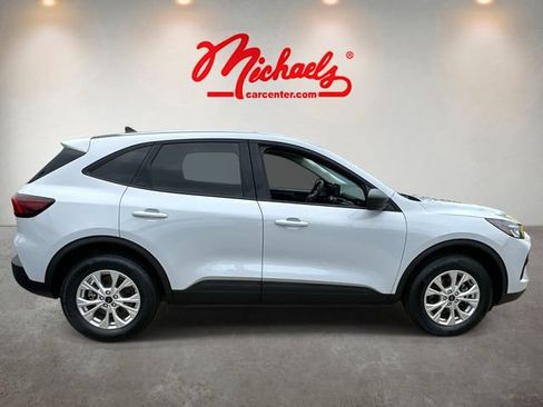Used 2025 Ford Escape Active AWD/4WD image 2