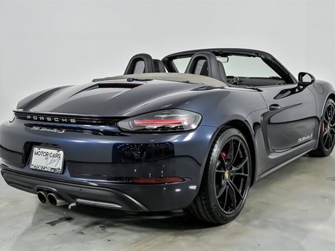 Used 2018 Porsche 718 Boxster S RWD image 9