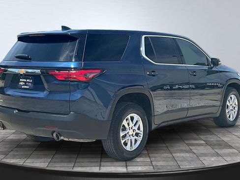 Used 2023 Chevrolet Traverse LS w/ Safety Package FWD image 7