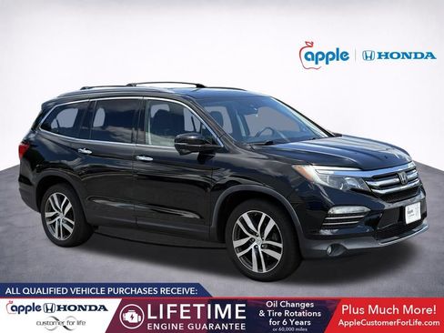 Used 2018 Honda Pilot Touring image 1