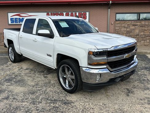 Used 2017 Chevrolet Silverado 1500 LT w/ Texas Edition RWD image 3