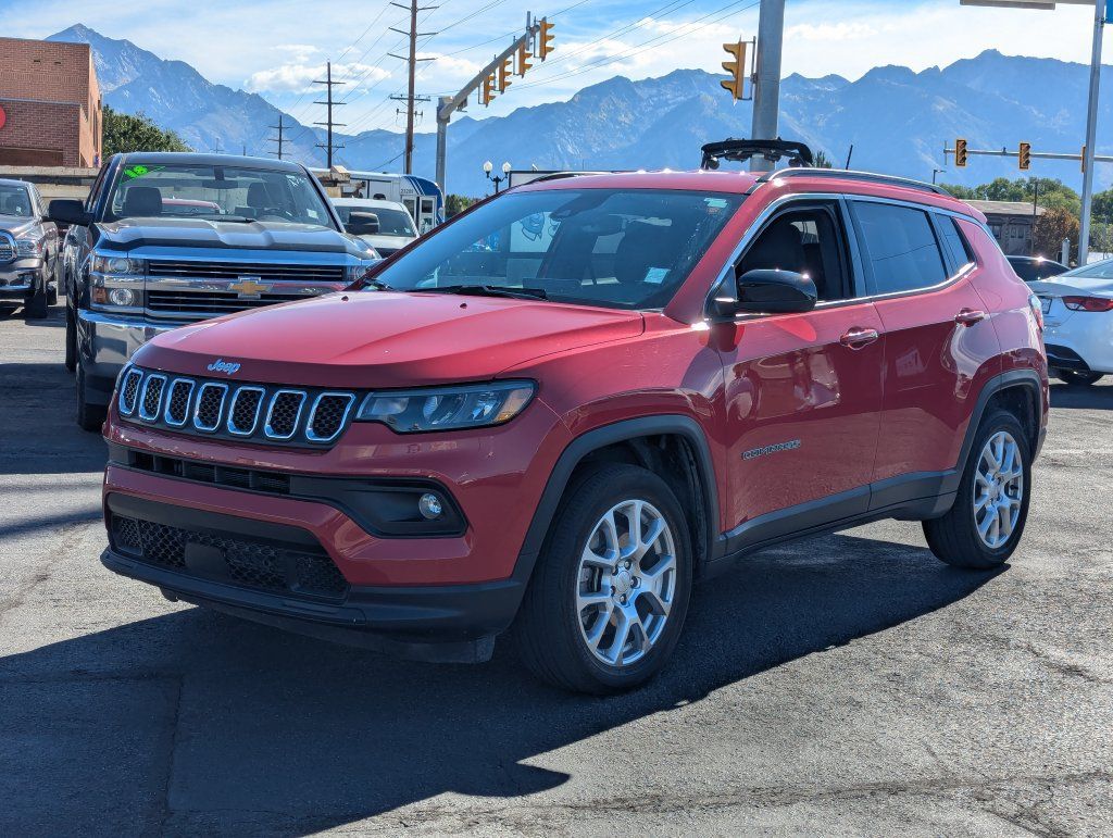Used 2023 Jeep Compass Latitude AWD/4WD image 9