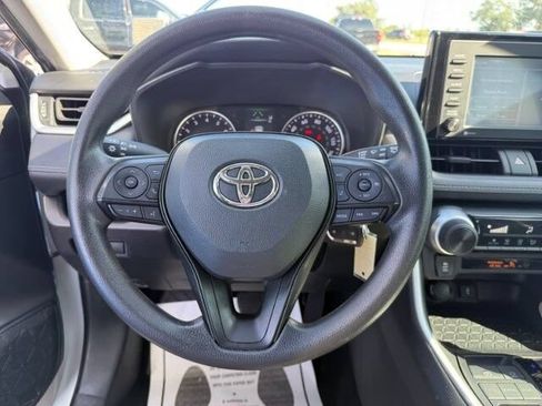 Used 2022 Toyota RAV4 LE FWD image 16