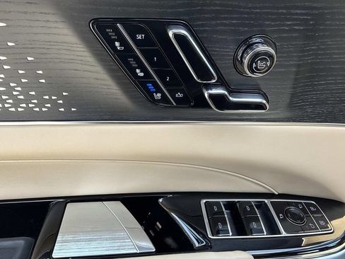 New 2026 Cadillac Lyriq Signature Luxury w/ LPO, Blue Accent Package AWD/4WD image 19