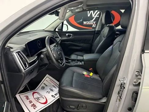Used 2025 Kia Sorento SX FWD image 11