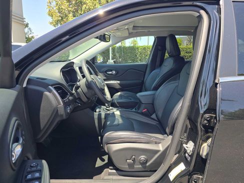 Used 2022 Jeep Cherokee Limited AWD/4WD image 22