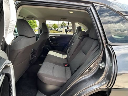 Used 2025 Toyota RAV4 XLE AWD/4WD image 29