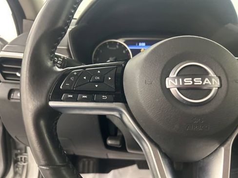 Used 2023 Nissan Altima 2.5 SV w/ SV Premium Package AWD/4WD image 12