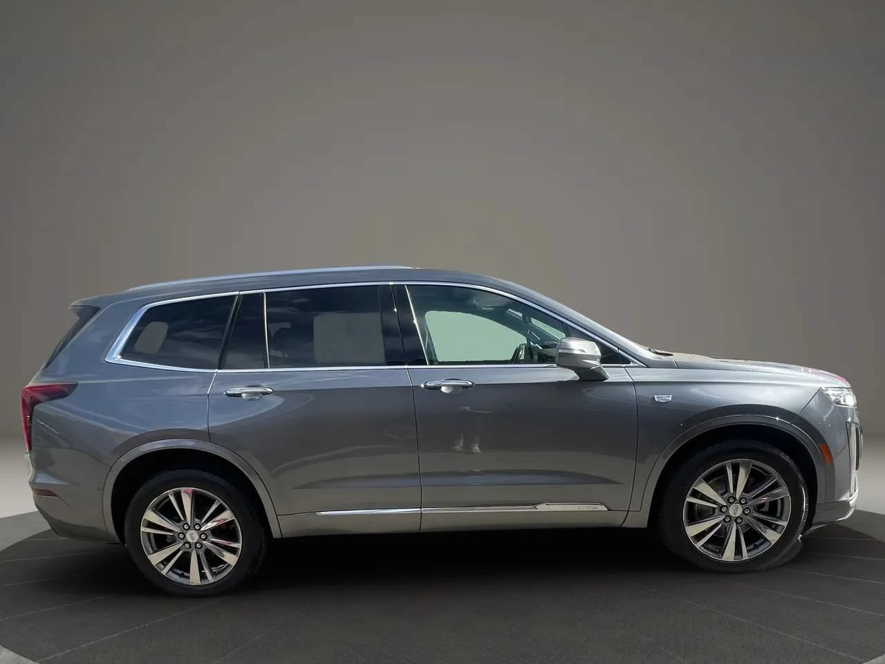 Used 2020 Cadillac XT6 Premium Luxury w/ Platinum Package AWD/4WD image 4