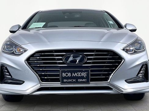 Used 2019 Hyundai Sonata Limited w/ Ultimate Package 02 FWD image 2