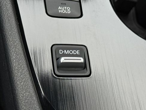 Used 2023 Nissan Rogue SV w/ SV Premium B Package image 28