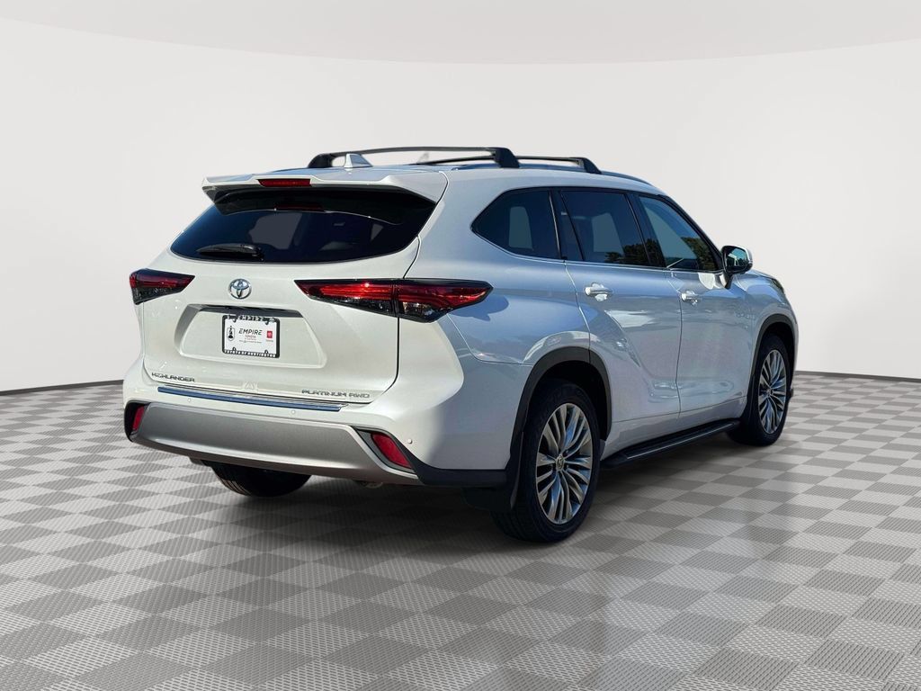 Used 2023 Toyota Highlander Platinum AWD/4WD image 7