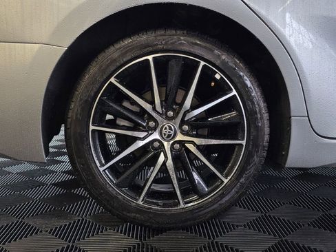 Used 2024 Toyota Camry SE image 11